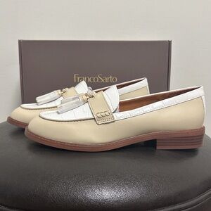 Franco Sarto Ivory White Carolyn Low Faux Leather Tassels Loafers 9W 9 Wide NIB
